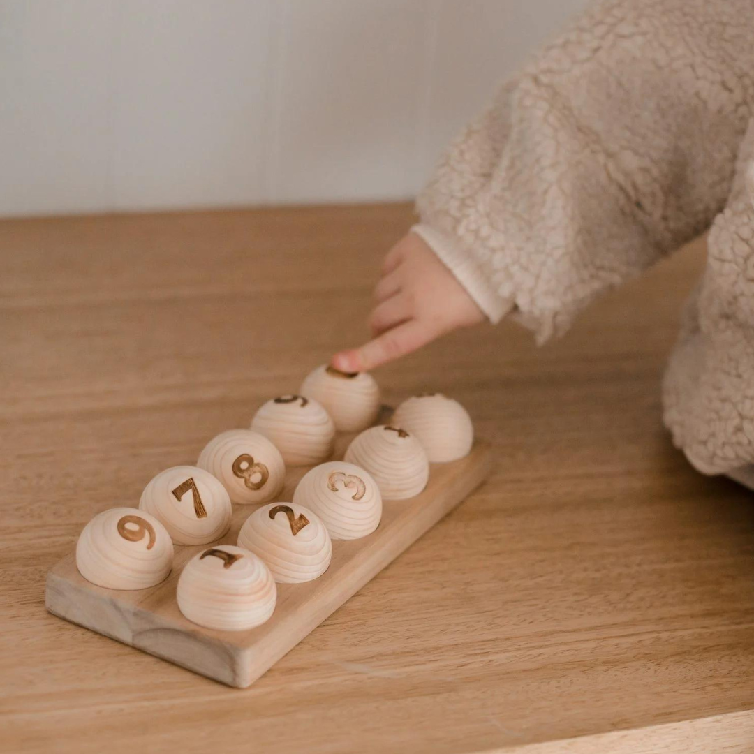 Count Me Egg Stand
