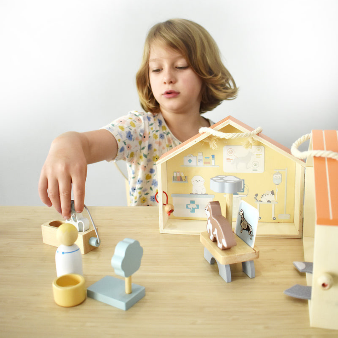 Wooden Portable Veterinary Pet Hospital Playset