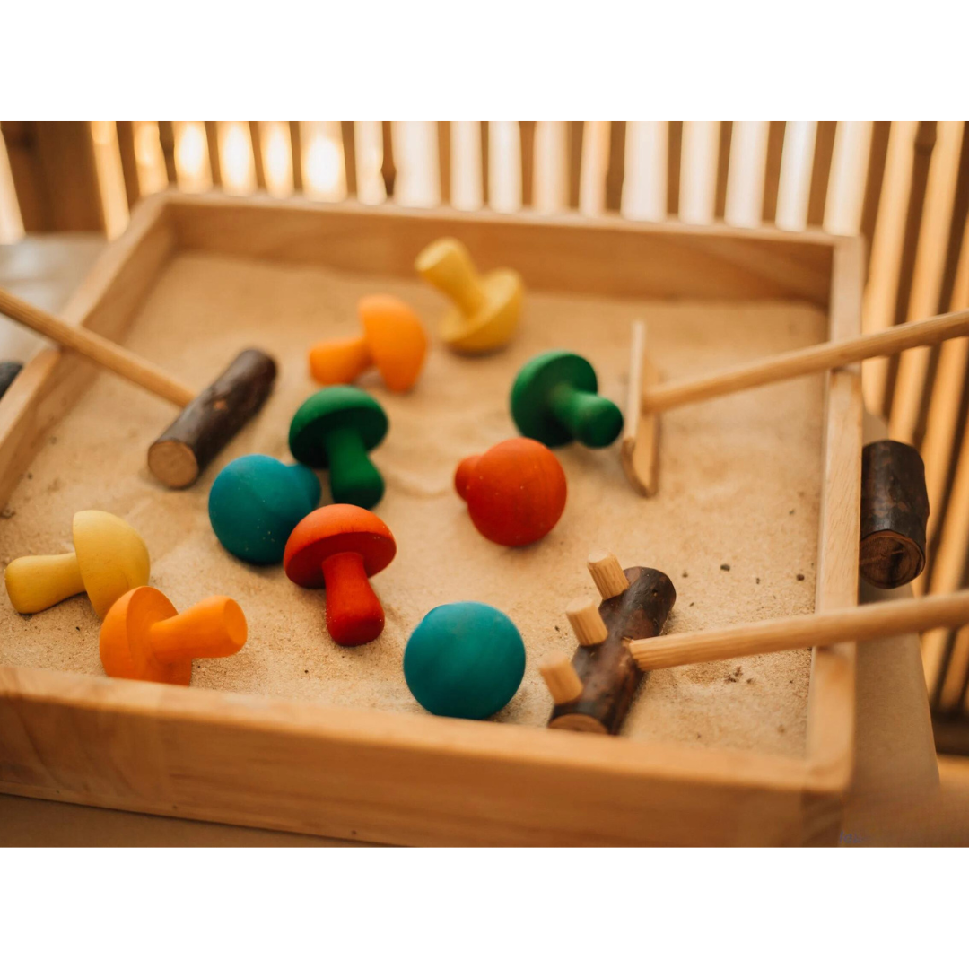 Sand tray and play set