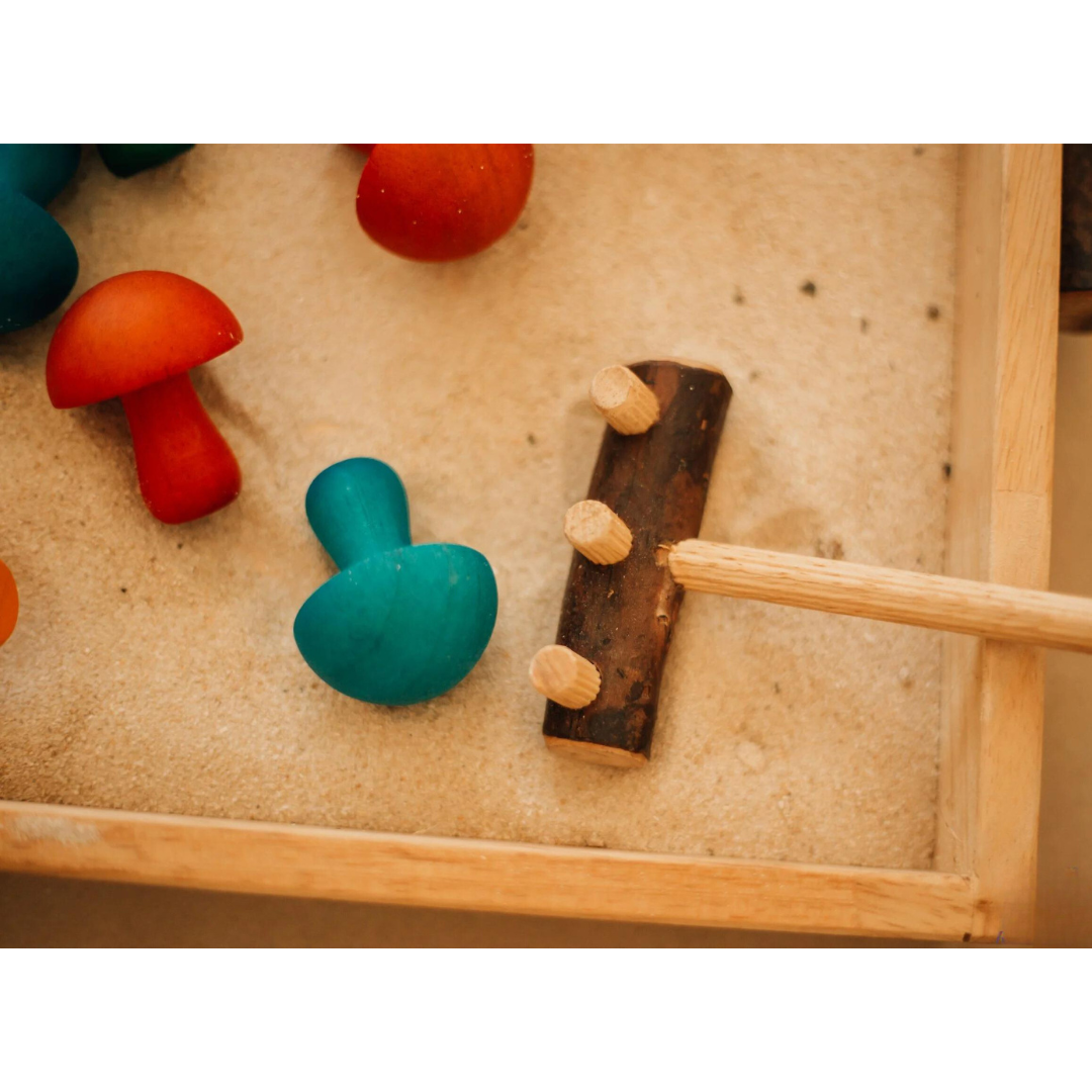 Sand tray and play set