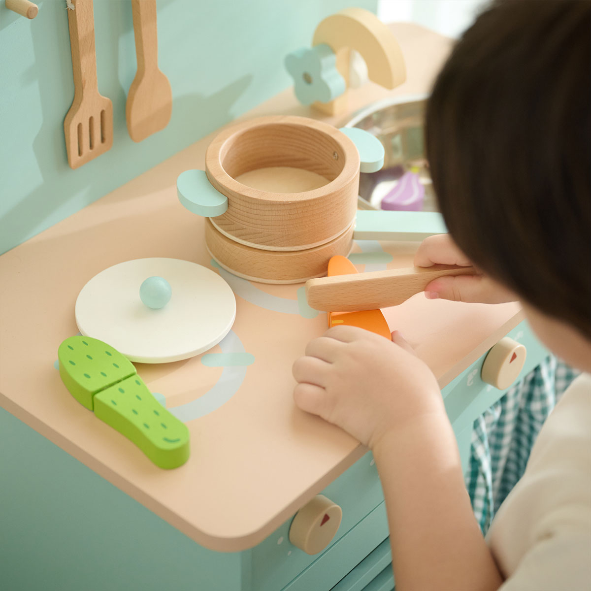 Blue Retro Kitchen – Playful Eco - Main Image