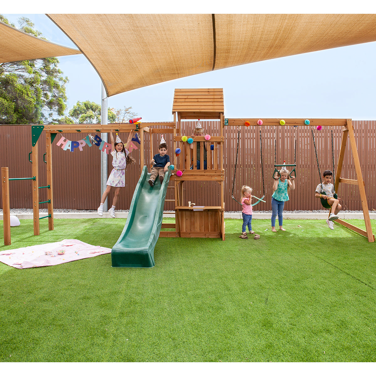 Coburg Lake Play Centre with Green Slide